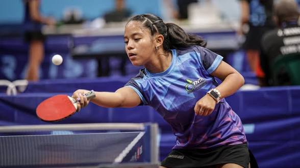 Table tennis player analysed with on-device pose AI